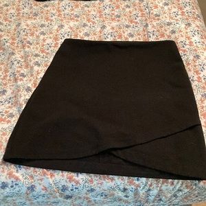 Medium black loft skirt